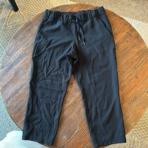 Lululemon On The Fly -crop sweats